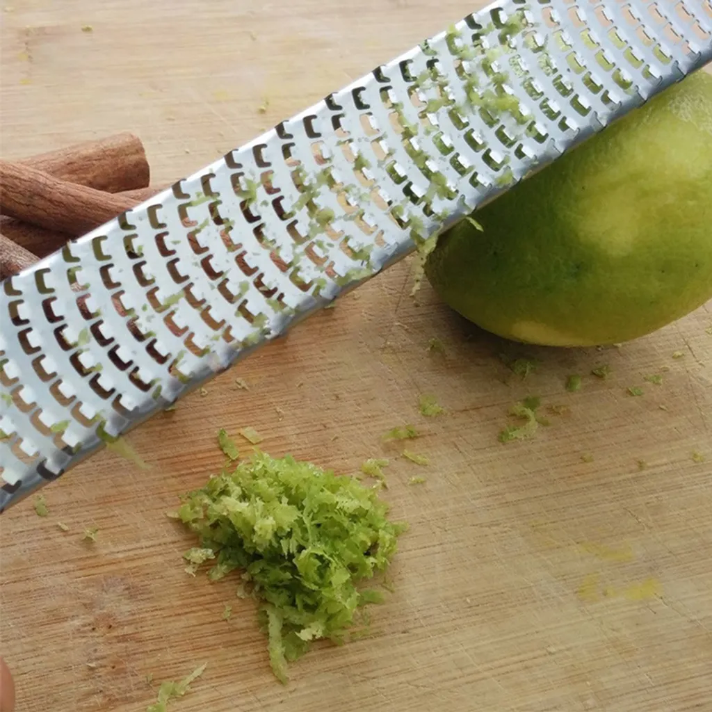 Muskatreibe: Parmesanreibe Feinreibe Rasiermesserscharf, Photo-geätzt, Edelstahl (Stabreibe) – Bild 8
