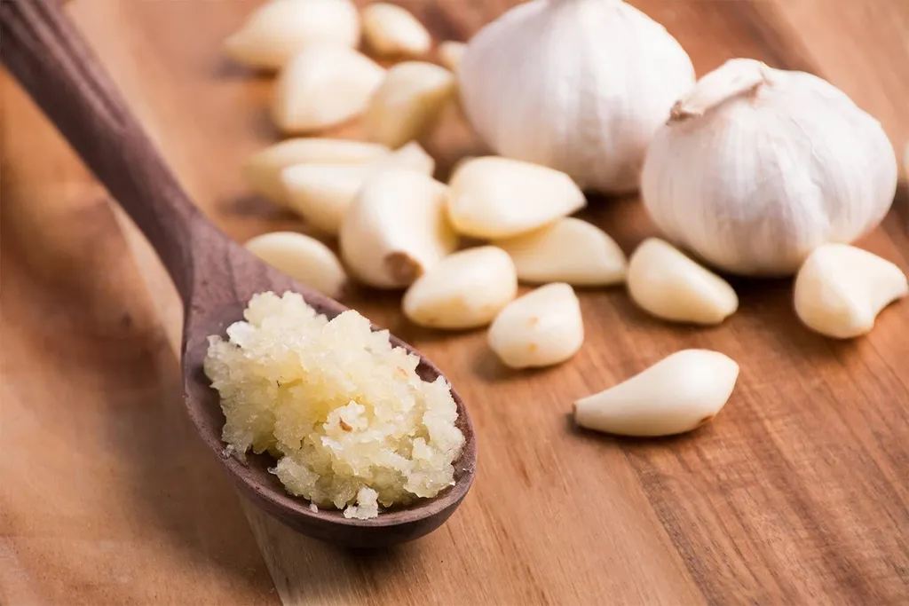 Deiss PRO Knoblauchpresse Und Silikon-Knoblauchschäler-Set - Bestes Werkzeug Zum Sekundenschnellen Zerkleinern Von Knoblauch Und Ingwer - Rostfreier Edelstahl Und Extrem Leicht Zu Reinigen - Spülmaschinenfest – Bild 7